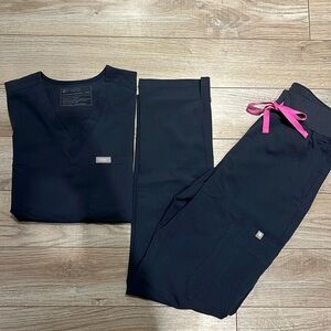 FIGS Scrub Set